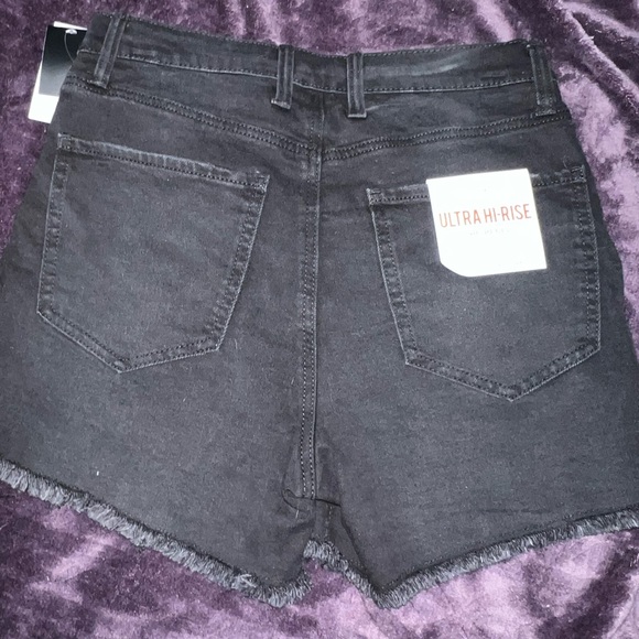 High rise shorts - Picture 4 of 4